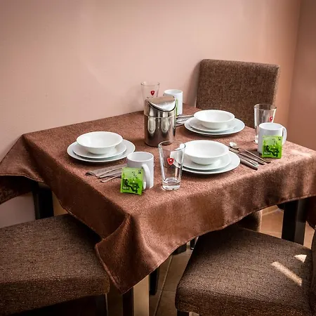 Centrum Apartman בית הארחה *